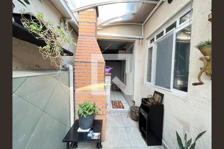 Casa à venda com 177m², 4 quartos e 2 vagas Casa à venda com 177m², 4 quartos e 2 vagasÁrea externa