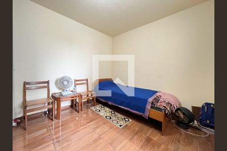 Casa à venda com 177m², 4 quartos e 2 vagas Casa à venda com 177m², 4 quartos e 2 vagasQuarto 2