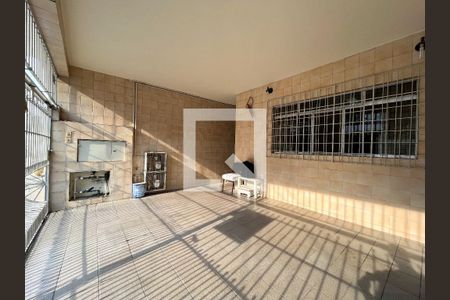 Casa à venda com 177m², 4 quartos e 2 vagas Casa à venda com 177m², 4 quartos e 2 vagasGaragem