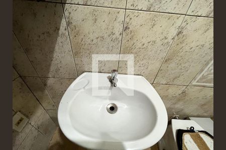 Casa à venda com 177m², 4 quartos e 2 vagas Casa à venda com 177m², 4 quartos e 2 vagasBanheiro Edícula