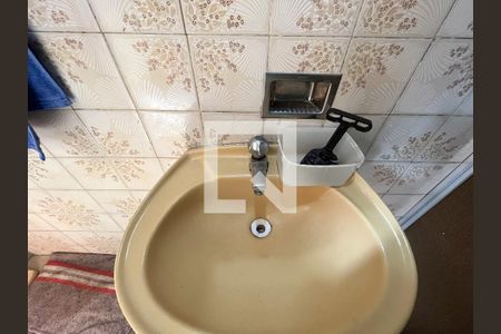 Casa à venda com 177m², 4 quartos e 2 vagas Casa à venda com 177m², 4 quartos e 2 vagasBanheiro da Suíte