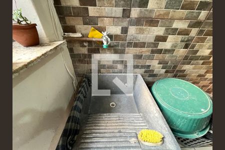 Casa à venda com 177m², 4 quartos e 2 vagas Casa à venda com 177m², 4 quartos e 2 vagasÁrea de Serviço Edícula