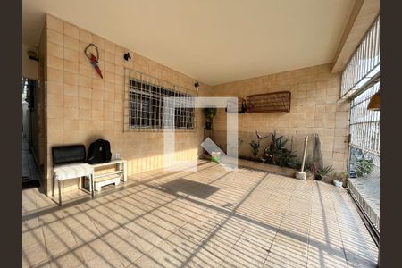 Casa à venda com 177m², 4 quartos e 2 vagas Casa à venda com 177m², 4 quartos e 2 vagasGaragem