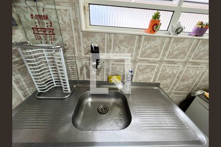 Casa à venda com 177m², 4 quartos e 2 vagas Casa à venda com 177m², 4 quartos e 2 vagasCozinha Edícula