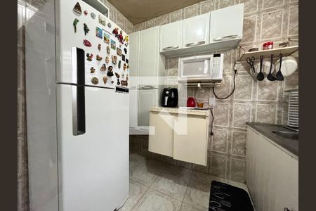 Casa à venda com 177m², 4 quartos e 2 vagas Casa à venda com 177m², 4 quartos e 2 vagasCozinha Edícula