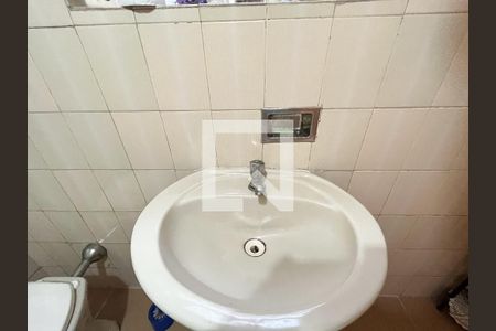 Casa à venda com 177m², 4 quartos e 2 vagas Casa à venda com 177m², 4 quartos e 2 vagasLavabo