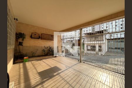 Casa à venda com 177m², 4 quartos e 2 vagas Casa à venda com 177m², 4 quartos e 2 vagasGaragem