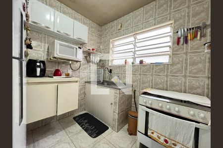 Casa à venda com 177m², 4 quartos e 2 vagas Casa à venda com 177m², 4 quartos e 2 vagasCozinha Edícula