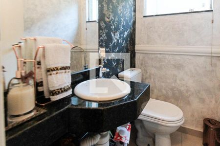 Casa à venda com 145m², 4 quartos e 2 vagasLavabo