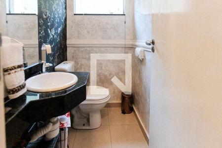 Casa à venda com 145m², 4 quartos e 2 vagasLavabo