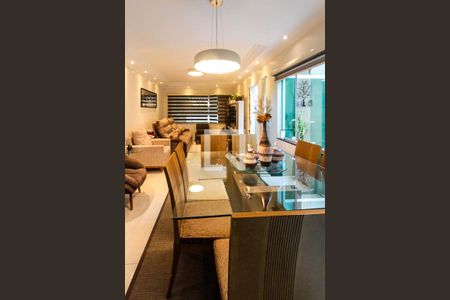 Casa à venda com 145m², 4 quartos e 2 vagasSala de jantar