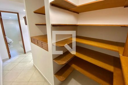 Closet de apartamento para alugar com 1 quarto, 65m² em Copacabana, Rio de Janeiro