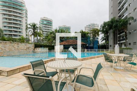 Apartamento à venda com 66m², 2 quartos e 1 vaga Apartamento à venda com 66m², 2 quartos e 1 vagaÁrea comum - Piscina