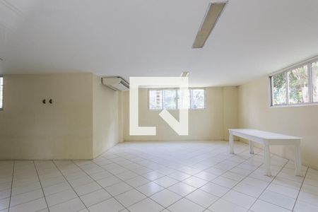Apartamento à venda com 66m², 2 quartos e 1 vaga Apartamento à venda com 66m², 2 quartos e 1 vagaÁrea comum - Salão de festas