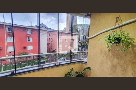 Apartamento à venda com 77m², 2 quartos e 1 vaga Apartamento à venda com 77m², 2 quartos e 1 vagaSacada