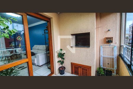 Apartamento à venda com 77m², 2 quartos e 1 vaga Apartamento à venda com 77m², 2 quartos e 1 vagaSacada