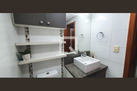 Banheiro de apartamento à venda com 2 quartos, 77m² em Centro, São Leopoldo