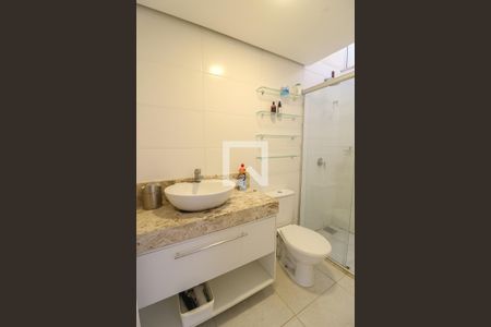 Casa à venda com 132m², 3 quartos e 1 vaga Casa à venda com 132m², 3 quartos e 1 vagaBanheiro da Suíte