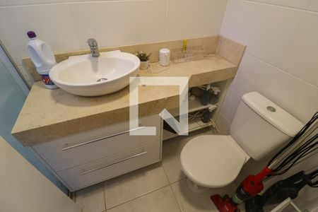 Casa à venda com 132m², 3 quartos e 1 vaga Casa à venda com 132m², 3 quartos e 1 vagaBanheiro 2