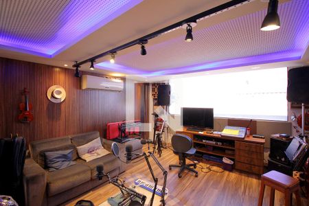 Casa à venda com 477m², 3 quartos e 6 vagasSuite – 2º piso