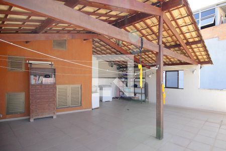 Casa à venda com 477m², 3 quartos e 6 vagasVaranda e Área de Serviço