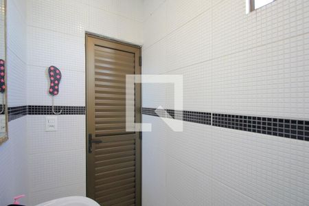 Casa à venda com 477m², 3 quartos e 6 vagasBanheiro – Área de Estar