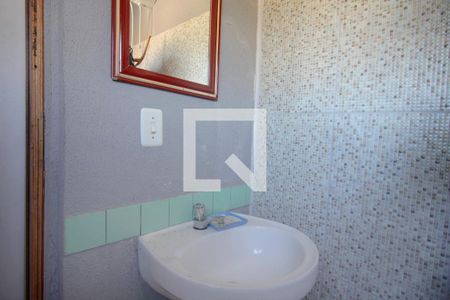 Casa à venda com 477m², 3 quartos e 6 vagasBanheiro da Suíte 2