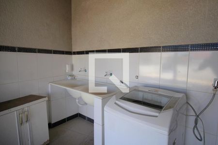 Casa à venda com 477m², 3 quartos e 6 vagasVaranda e Área de Serviço