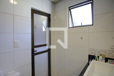 Casa à venda com 477m², 3 quartos e 6 vagasBanheiro da Suite 1