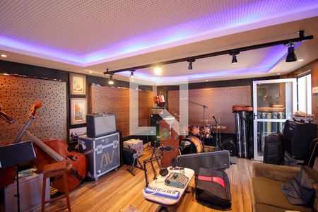 Casa à venda com 477m², 3 quartos e 6 vagasSuite – 2º piso