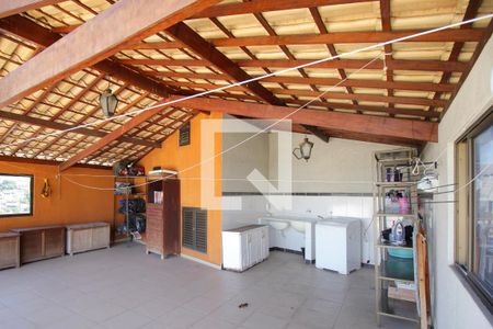 Casa à venda com 477m², 3 quartos e 6 vagasVaranda e Área de Serviço