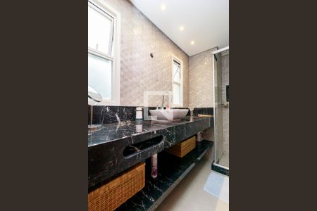 Apartamento à venda com 132m², 2 quartos e 3 vagasSuíte - Banheiro