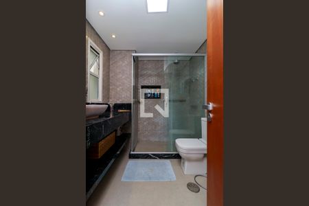 Apartamento à venda com 132m², 2 quartos e 3 vagasSuíte - Banheiro