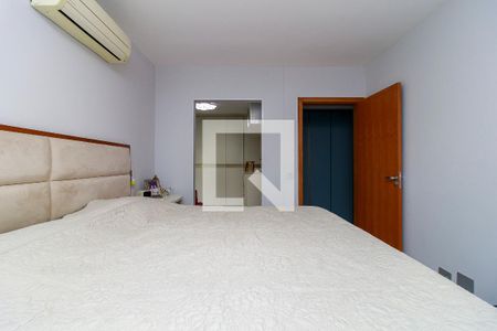 Apartamento à venda com 132m², 2 quartos e 3 vagasSuíte