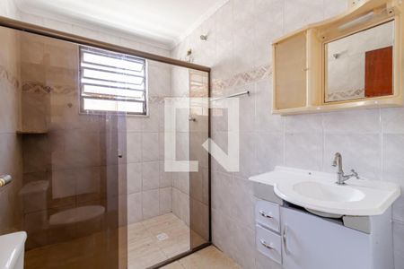 Banheiro da Suíte de casa para alugar com 1 quarto, 70m² em Jardim Patente, São Paulo