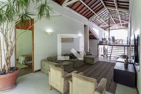 Sala 1 de casa para alugar com 4 quartos, 600m² em Jardim Atlântico, Belo Horizonte