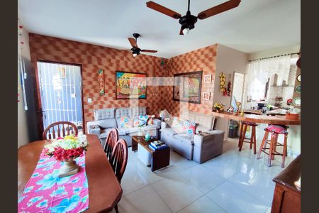 Sala de casa à venda com 3 quartos, 90m² em Piedade, Rio de Janeiro