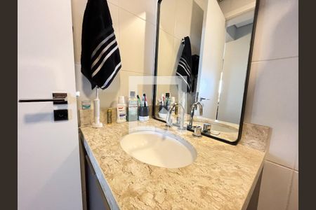 Apartamento à venda com 74m², 2 quartos e 2 vagasBanheiro Social