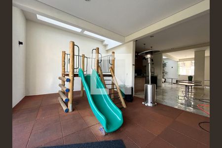Apartamento à venda com 74m², 2 quartos e 2 vagasÁrea comum - Playground