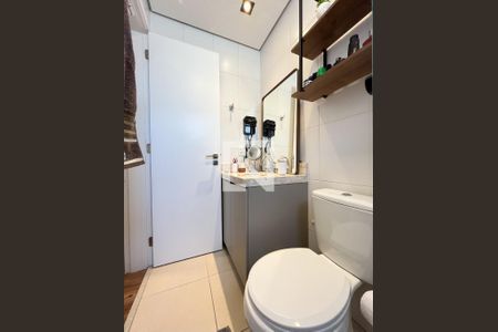 Apartamento à venda com 74m², 2 quartos e 2 vagasBanheiro da Suíte