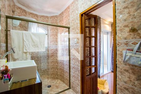 Casa à venda com 295m², 3 quartos e 3 vagasBanheiro do quarto 1