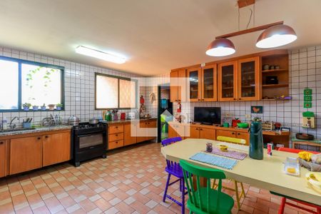 Casa à venda com 600m², 5 quartos e 4 vagasCozinha