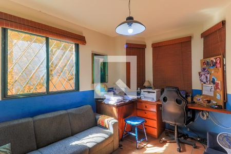 Casa à venda com 600m², 5 quartos e 4 vagasEscritório