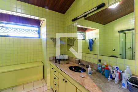 Casa à venda com 600m², 5 quartos e 4 vagasBanheiro da Suíte 1