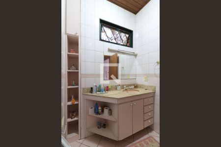 Casa à venda com 600m², 5 quartos e 4 vagasBanheiro da Suíte 4