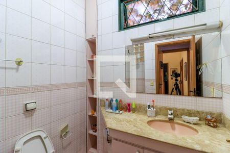 Casa à venda com 600m², 5 quartos e 4 vagasBanheiro da Suíte 4