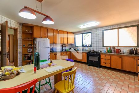 Casa à venda com 600m², 5 quartos e 4 vagasCozinha