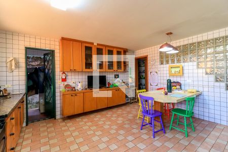 Casa à venda com 600m², 5 quartos e 4 vagasCozinha