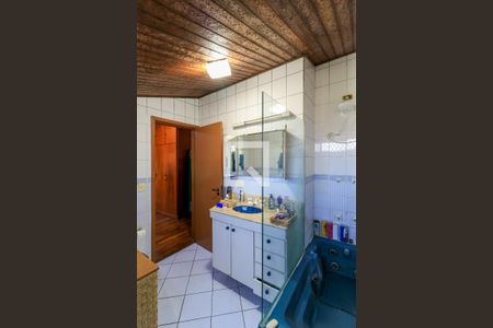 Casa à venda com 600m², 5 quartos e 4 vagasBanheiro da Suíte 3