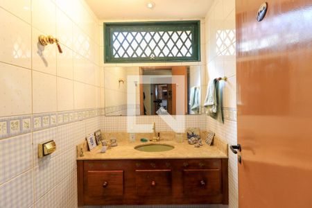 Casa à venda com 600m², 5 quartos e 4 vagasLavabo